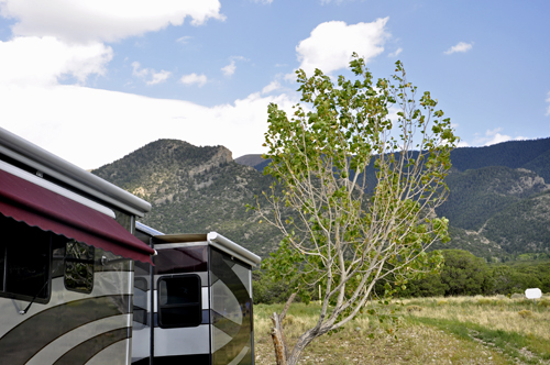 mountains behind the RV of the two RV Gypsies